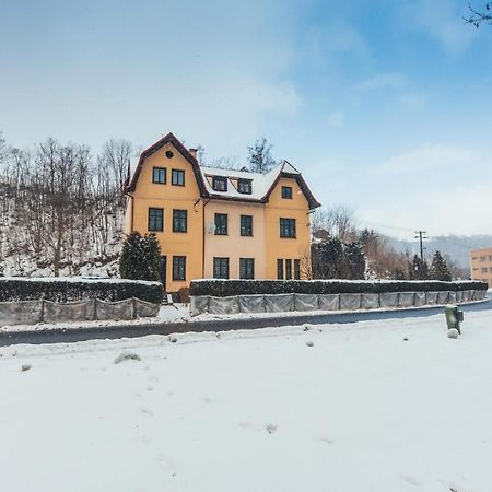 Schupplerova Vila Hostejn Exterior photo