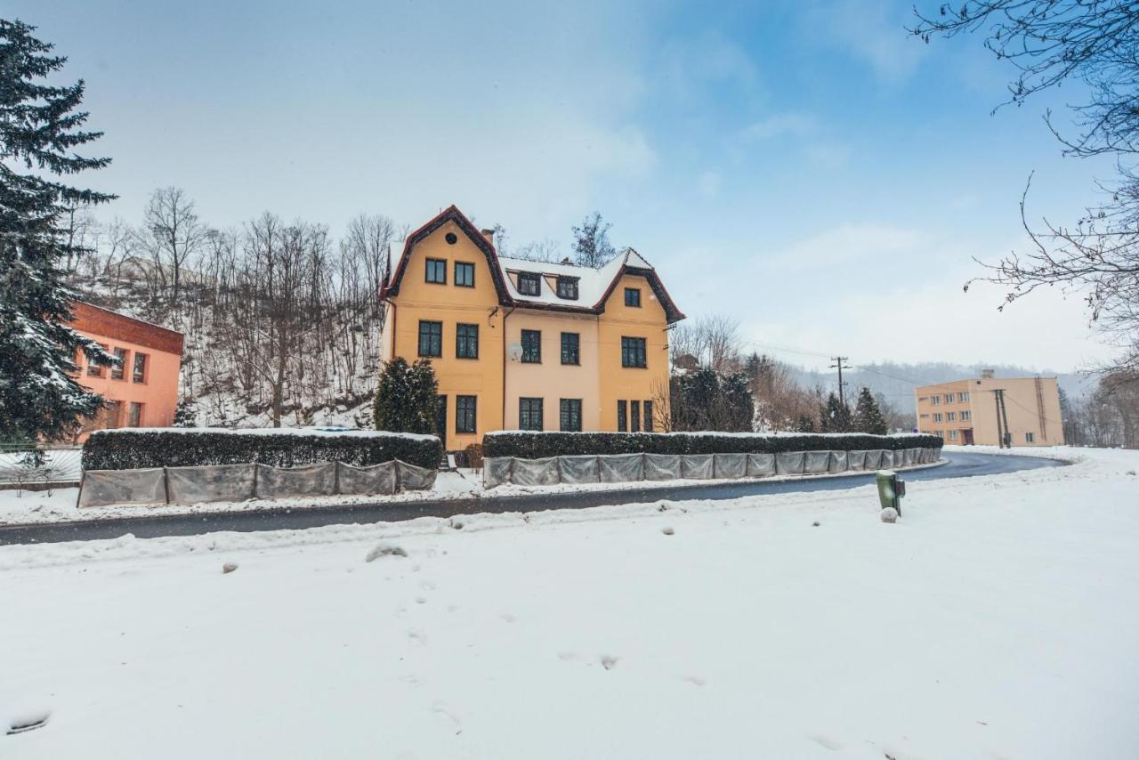 Schupplerova Vila Hostejn Exterior photo